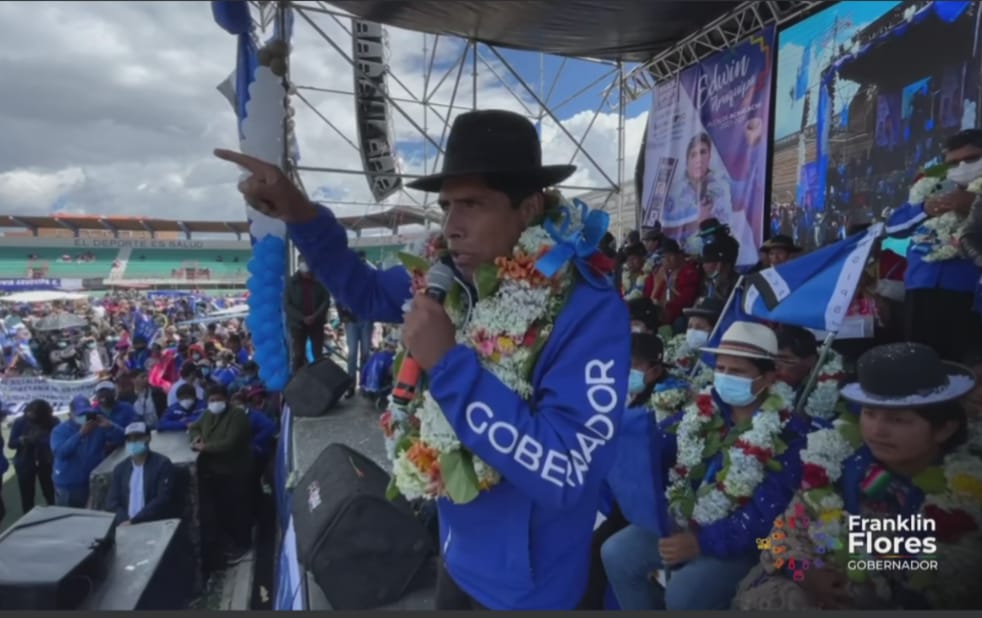 Candidato Flores responde a Camacho y advierte que los “golpistas” nuevamente quieren articularse