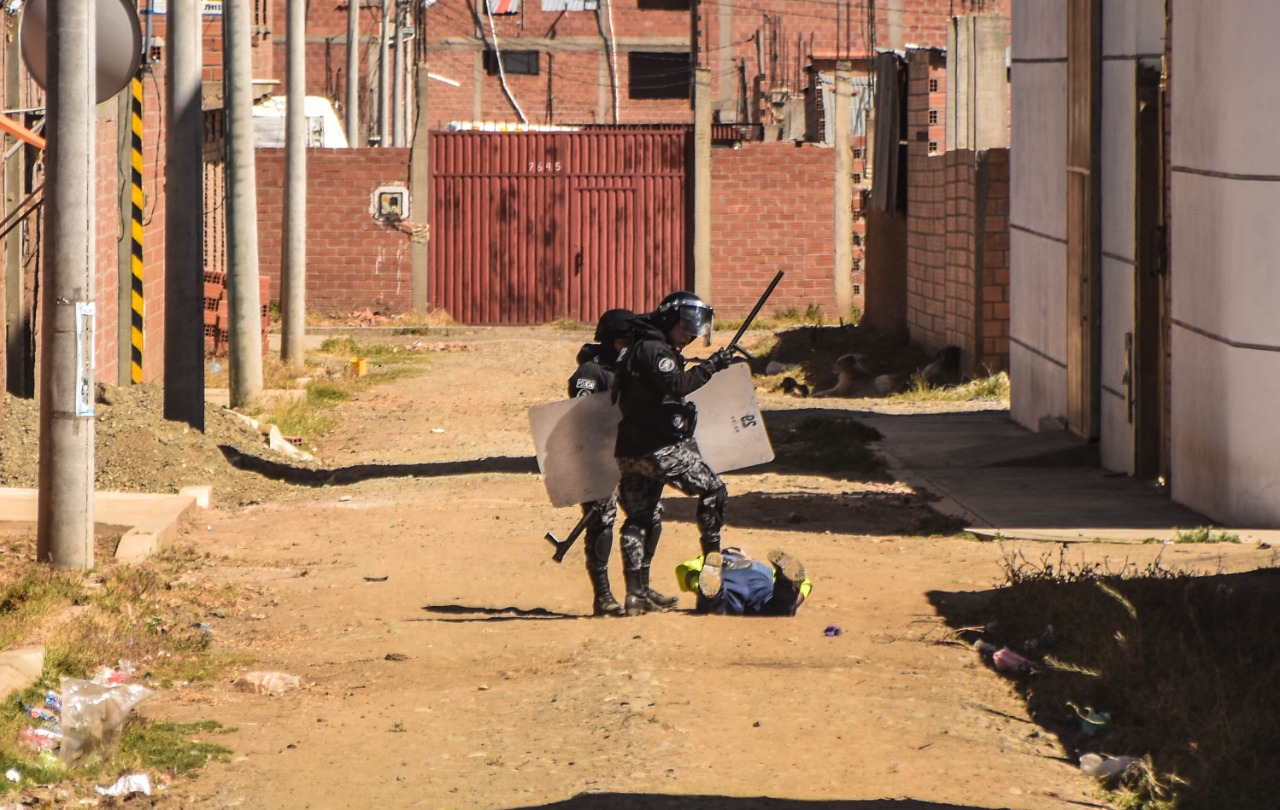 Presidenta de APDHB encubre a actores de masacre de Senkata con pedido de defensa a la Policía y las FFAA