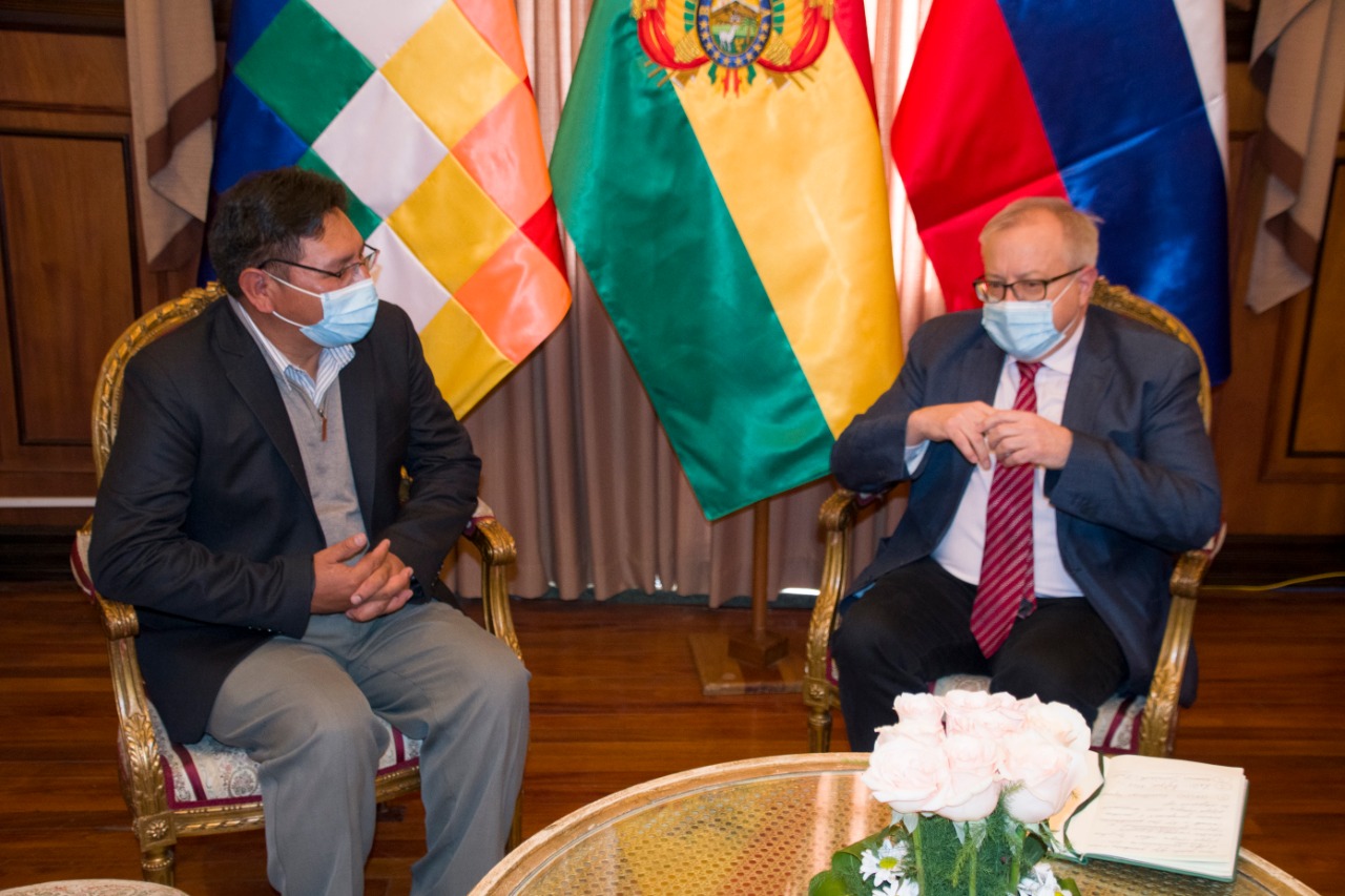 Vicecanciller y Embajador ruso se reúnen para tratar temas de cooperación, comercio e inversión