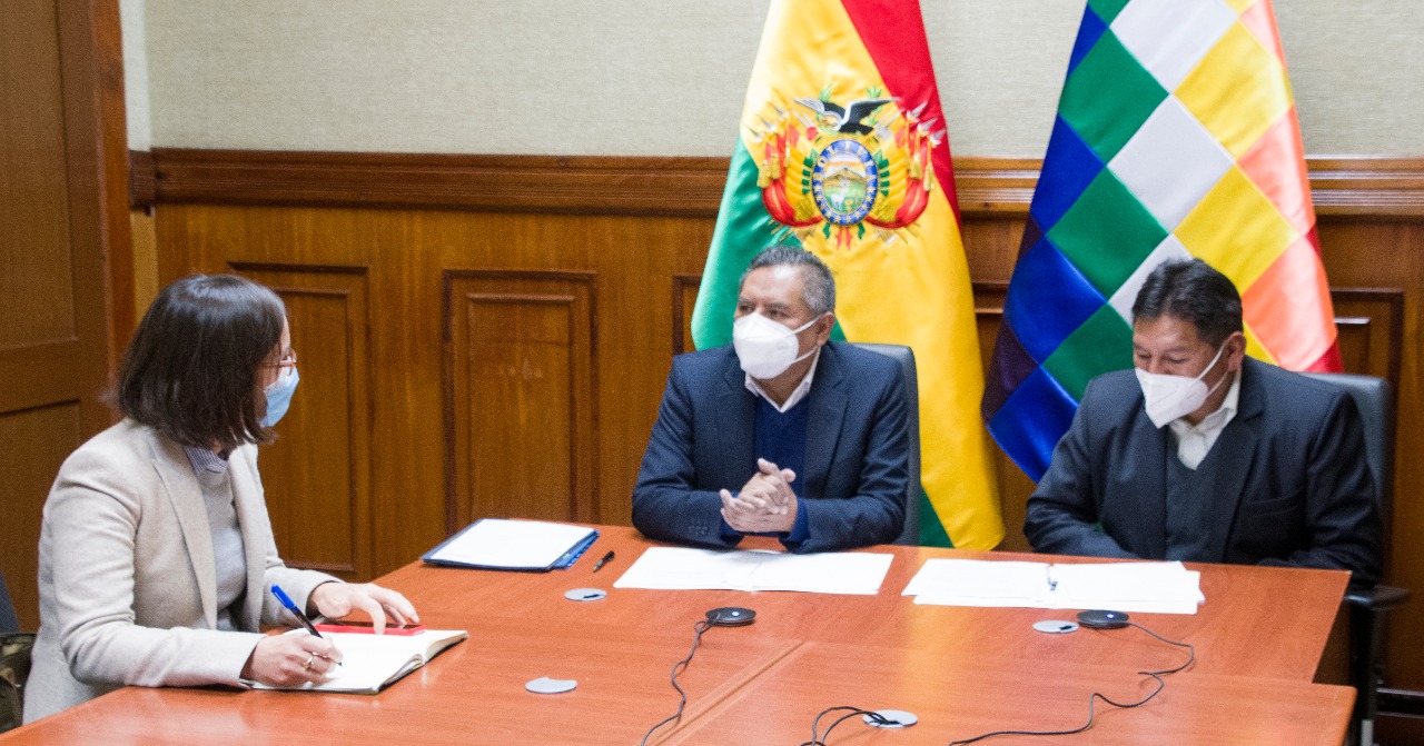 Bolivia inicia reuniones de alto nivel en busca de liberar patentes de las vacunas contra el COVID-19