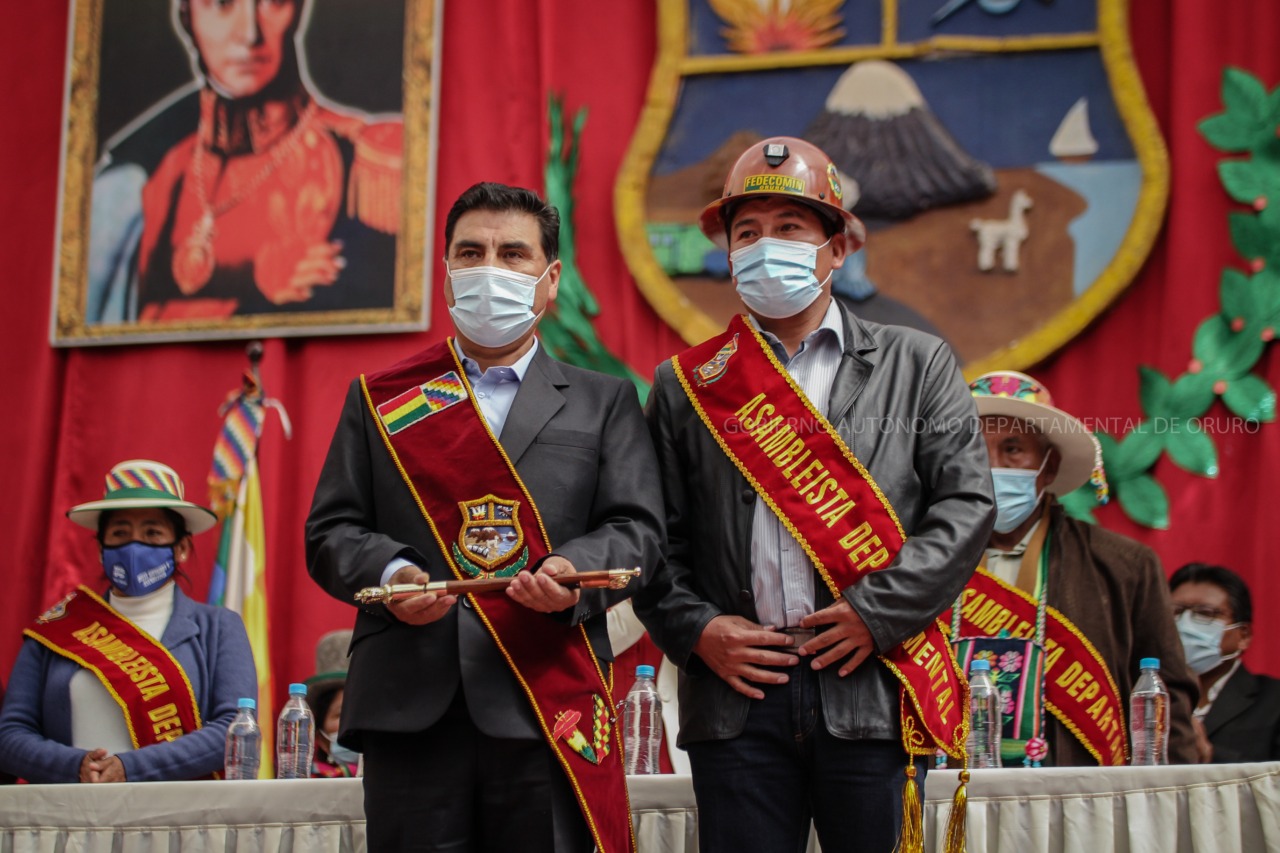 Jhonny Vedia asume como gobernador de Oruro y anuncia coordinación fluida con el Gobierno nacional