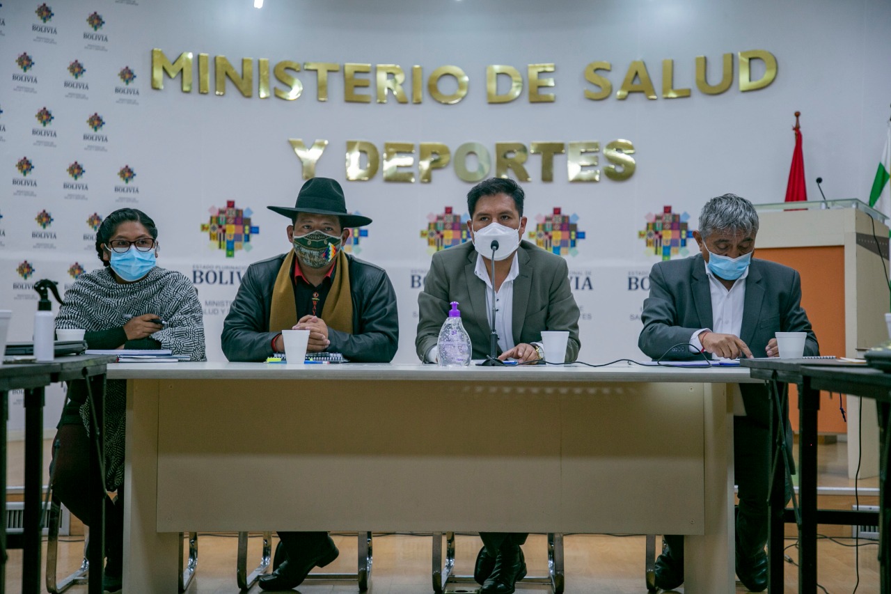 Gobierno y autoridades de La Paz acuerdan acciones de contención, mitigación y vacunación masiva contra el COVID-19