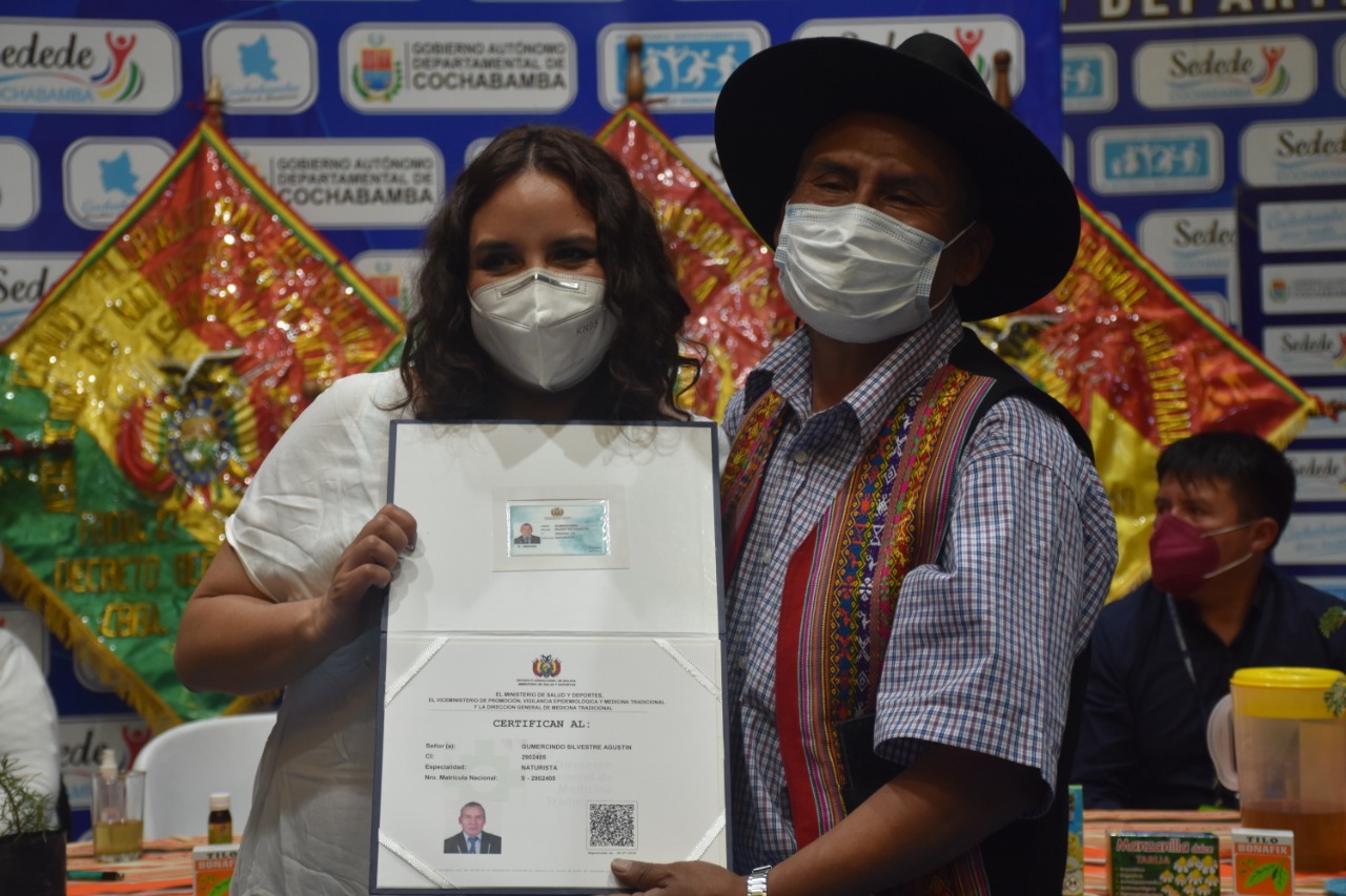 Ministerio de Salud matricula a 565 médicos tradicionales, naturistas y parteras en el país