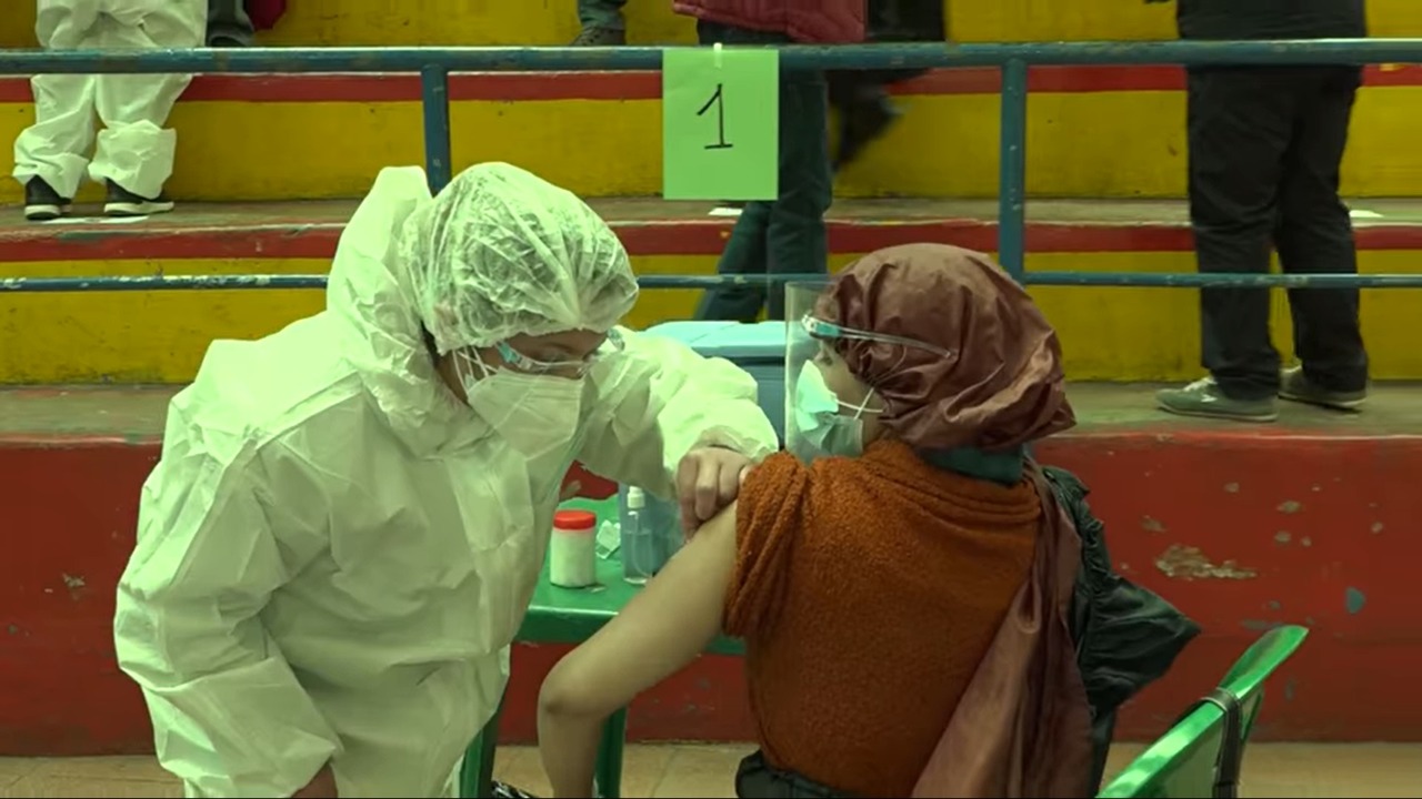 Potosí empieza a vacunar contra el COVID-19 a mayores de 30 años