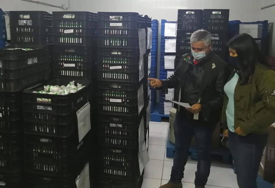 El Senasag decomisa 75.000 dosis de vacunas contra la rabia bovina en Santa Cruz