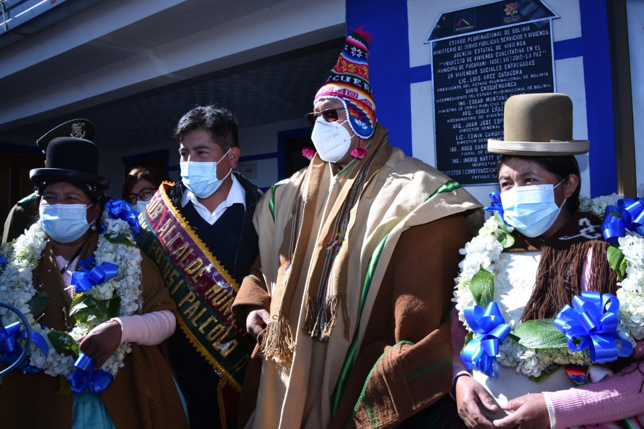 Presidente Arce entrega 28 viviendas cualitativas a familias de Pucarani (Amplia)