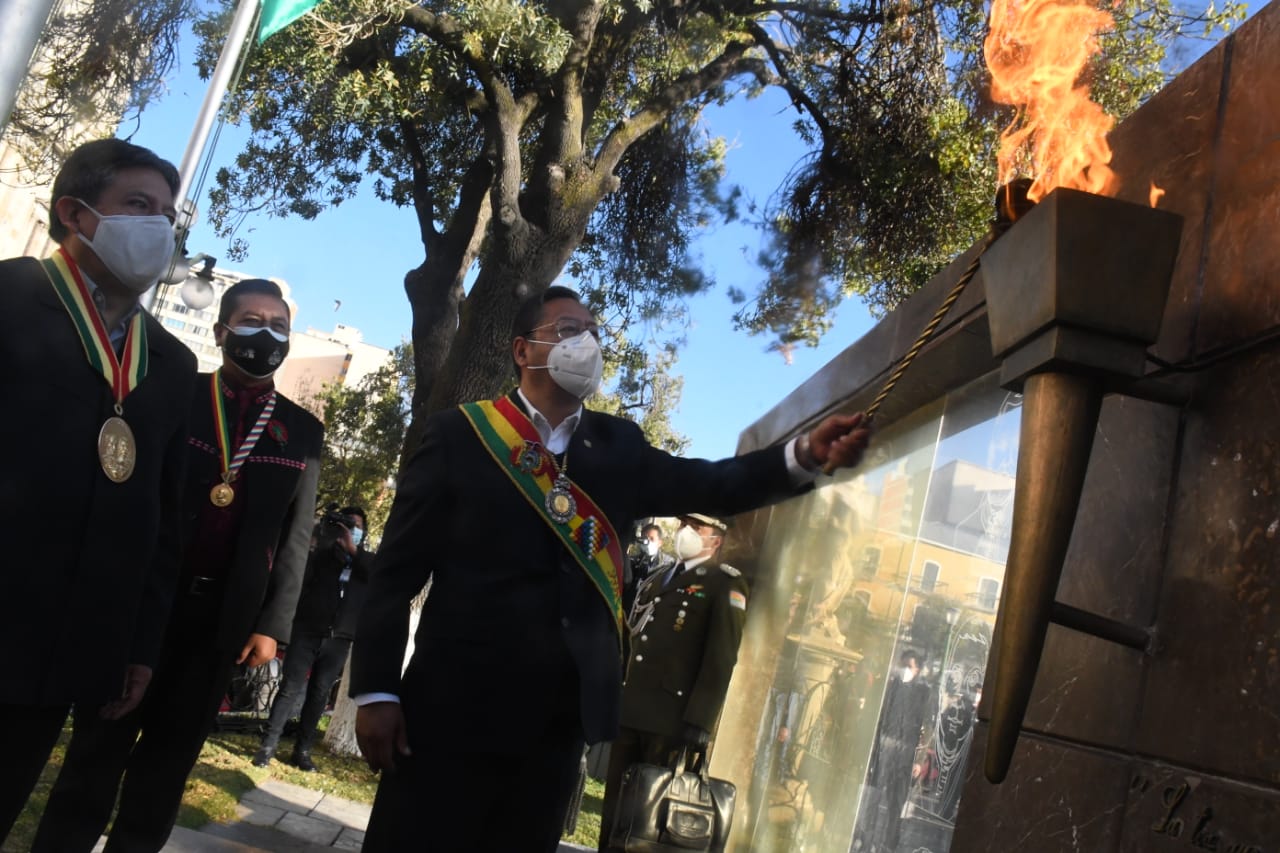 Presidente Arce y vicepresidente Choquehuanca participan en actos protocolares por los 212 años de la gesta libertaria de La Paz