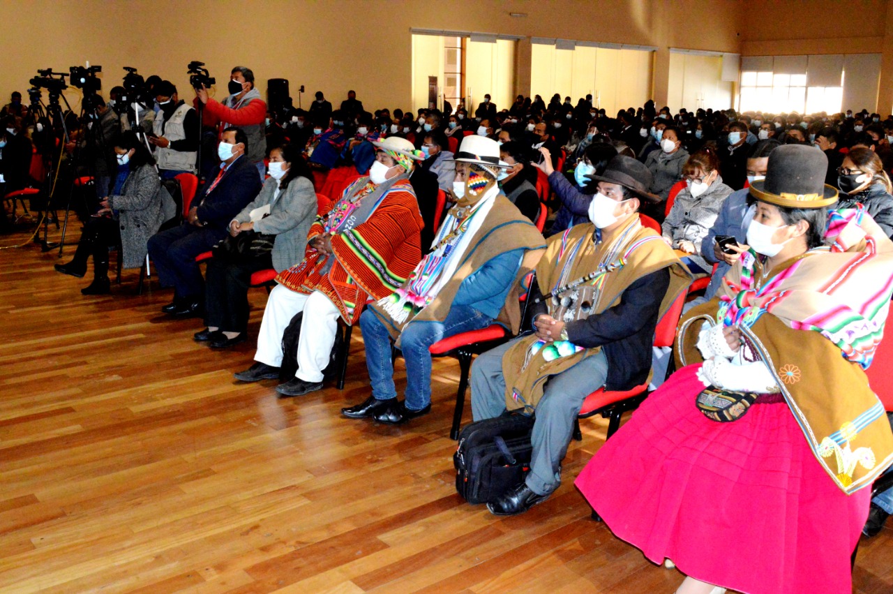 Ministerio de Educación y consejos de pueblos originarios trabajan un reglamento de participación social