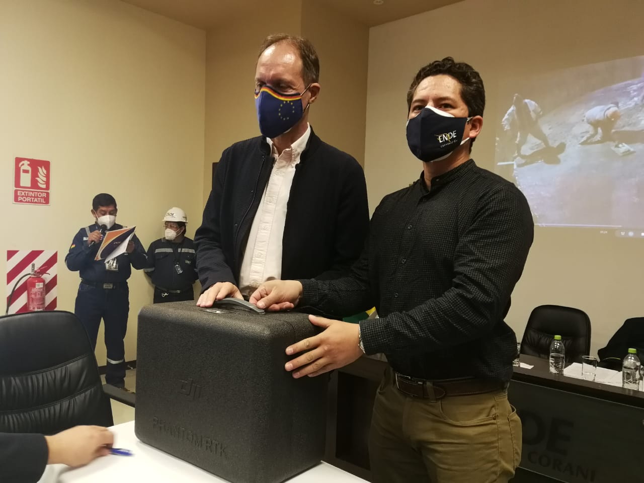 Bolivia recibe dron de precisión donado por Alemania para inspección, mantenimiento y estudios en parques eólicos