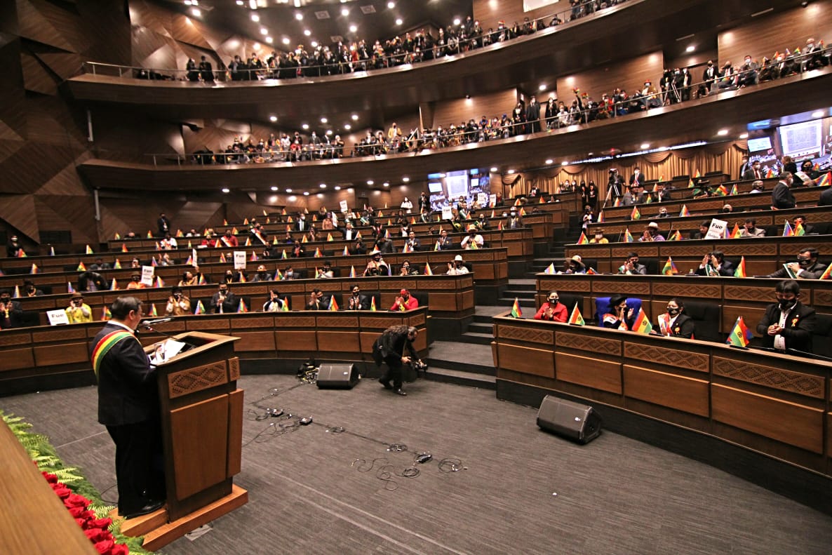 Presidente: La crisis económica generada por el régimen de facto fue encarada desde el primer momento en que asumimos el Gobierno