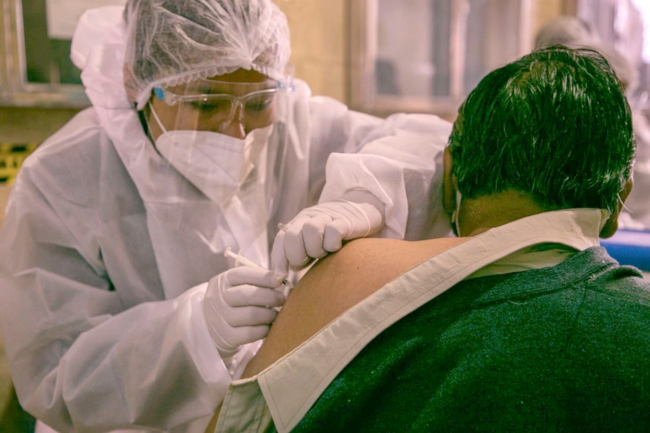 Gobierno fortalece la cadena de frío para vacunas anticovid en la ciudad de El Alto