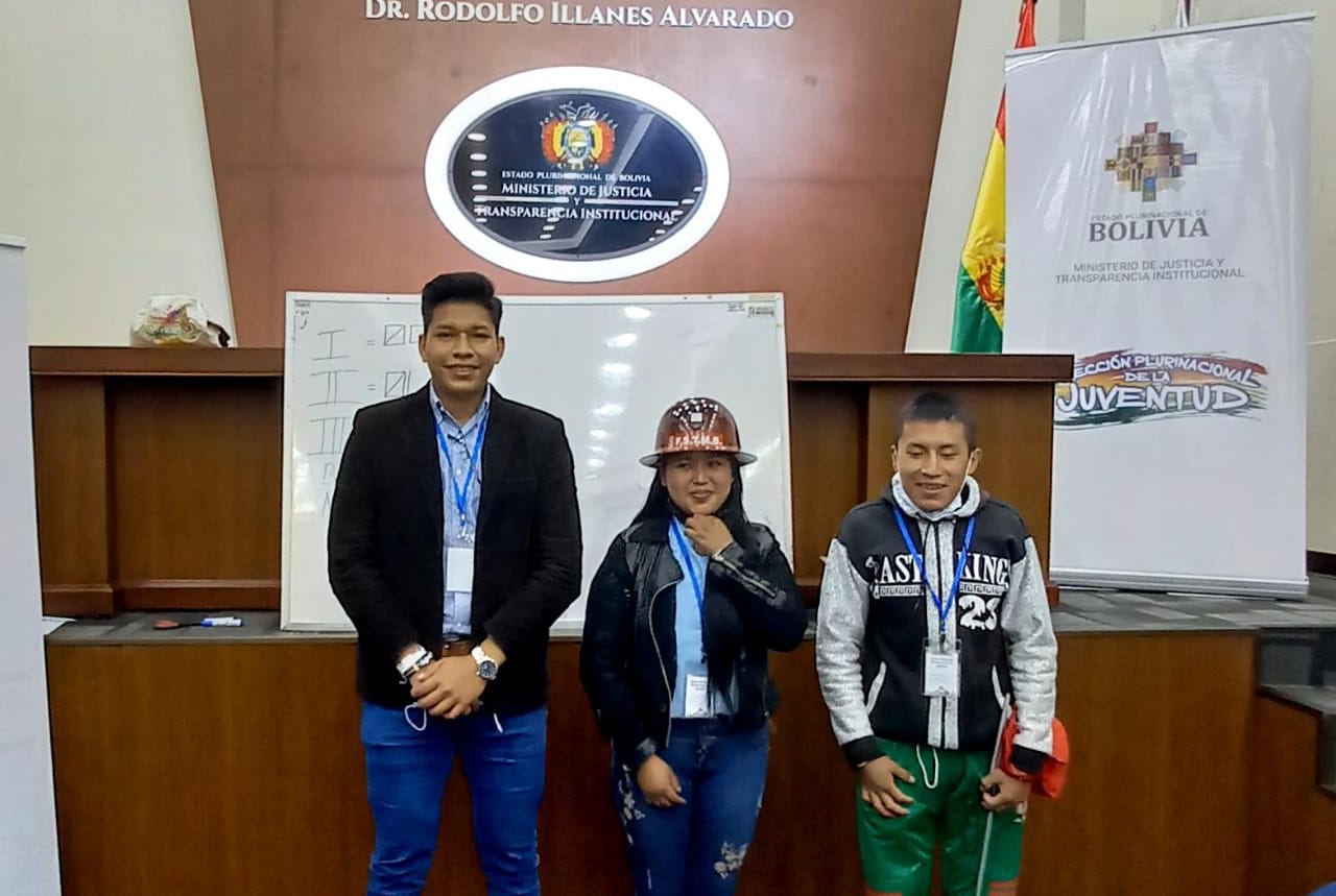 Posesionan a nueva directiva del Consejo Plurinacional de la Juventud