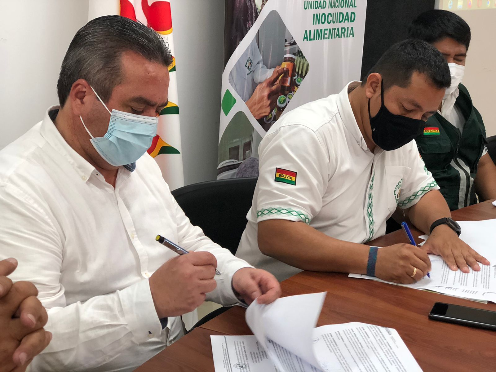 Senasag y empresarios privados firman convenio para la creación de un sistema informático de trámites