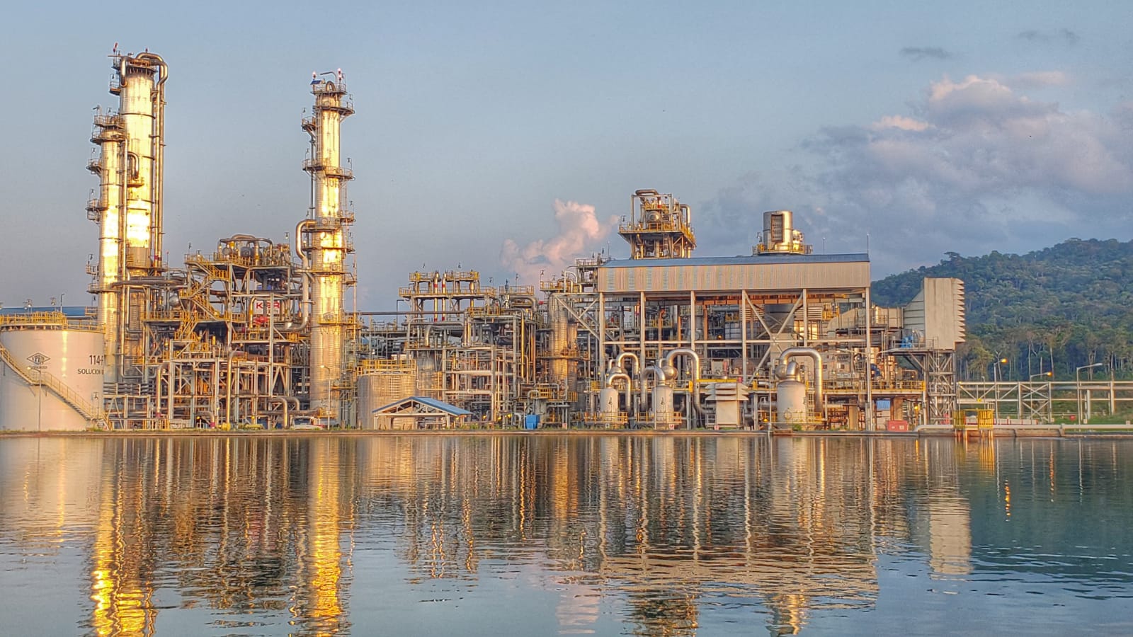 Presidente reactiva operaciones de la Planta de Amoniaco y Urea (adelanto)