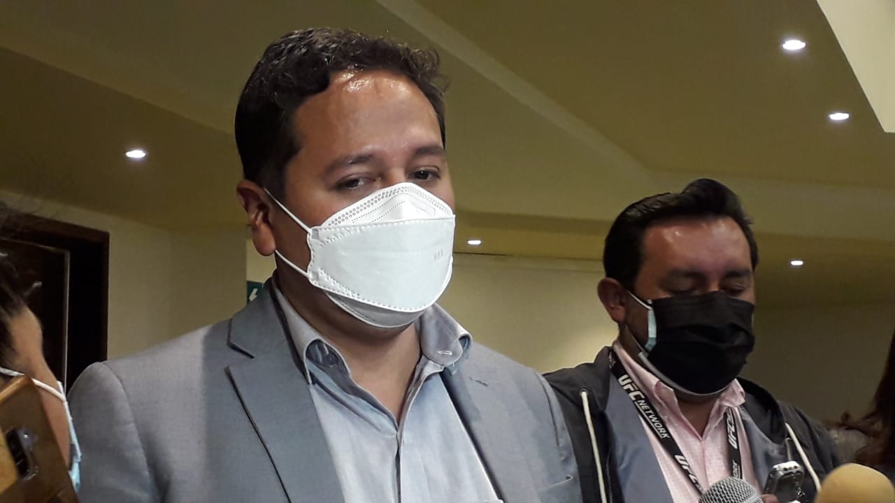 Gobierno esperará informe del Comité Nacional de Inmunización para la vacunación a menores de 18 años