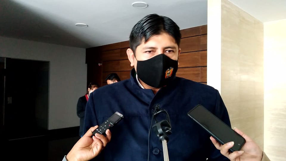 Diputado Cuellar: En más de 100 días de gestión, Camacho no construyó ni un puente de palo