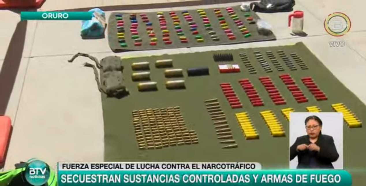 Oruro: FELCN secuestra sustancias controladas, armamento, municiones y aprehende a dos personas en Challapata