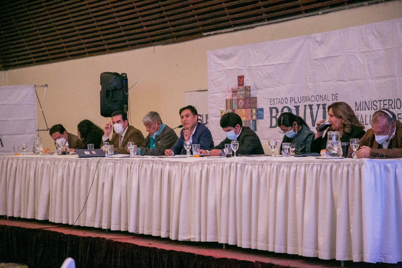 Salud extremará vigilancia epidemiológica, mantendrá 1.816 médicos y subnacionales deben presentar plan anticovid