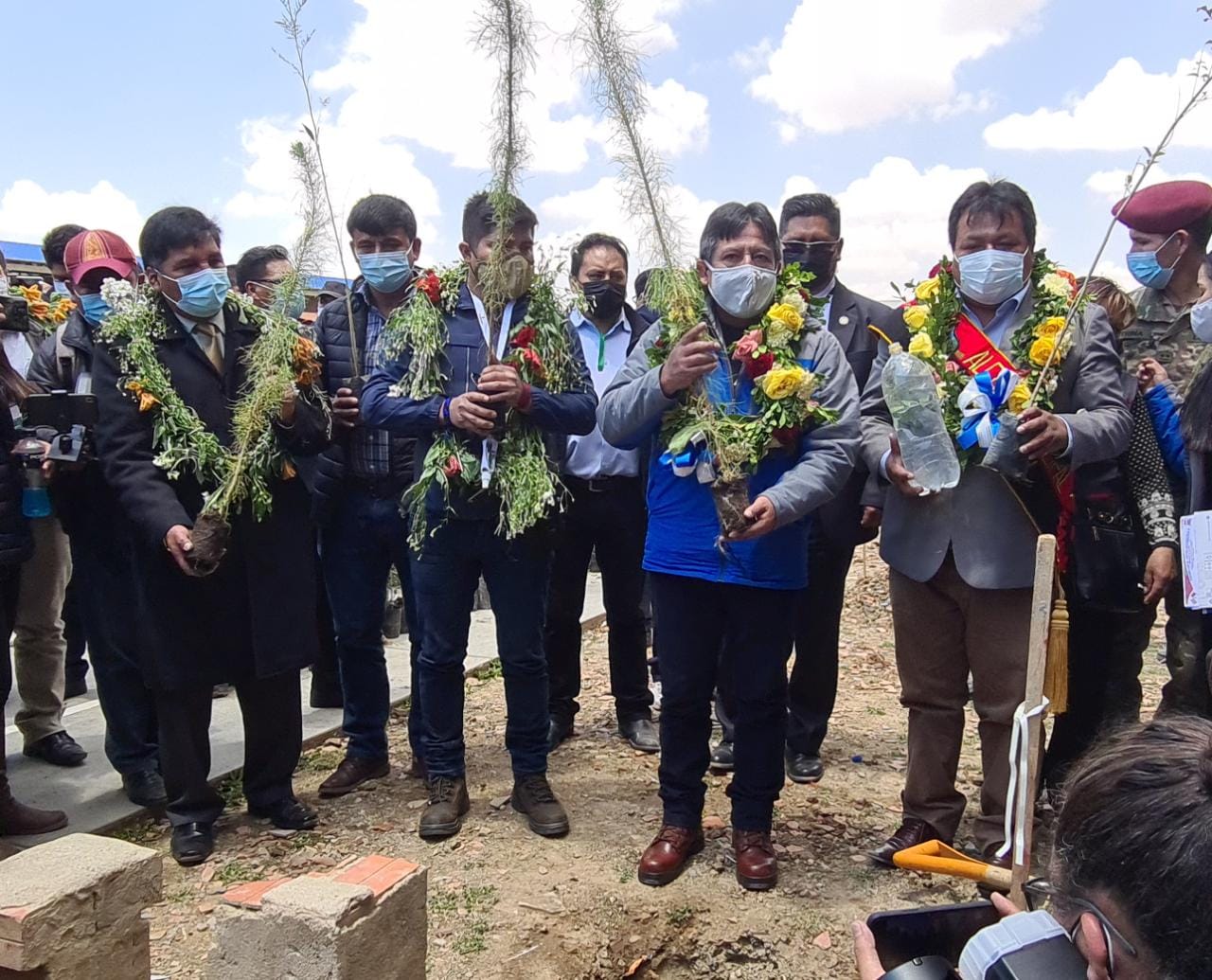 Ministerio de Educación se suma al compromiso de fomentar el cuidado del agua y medio ambiente