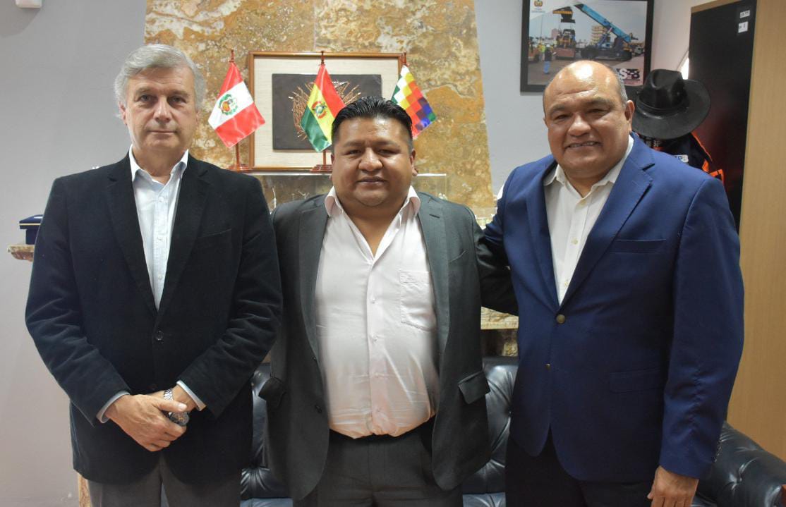 ASP-B y Enapu plantean potenciar el Puerto de Ilo para incrementar el comercio exterior boliviano