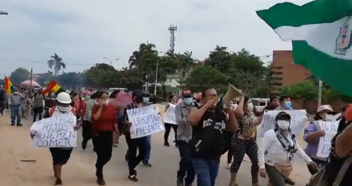 Multitudinaria marcha en Santa Cruz denuncia amedrentamiento por parte de afines al Comité Cívico Pro Santa Cruz
