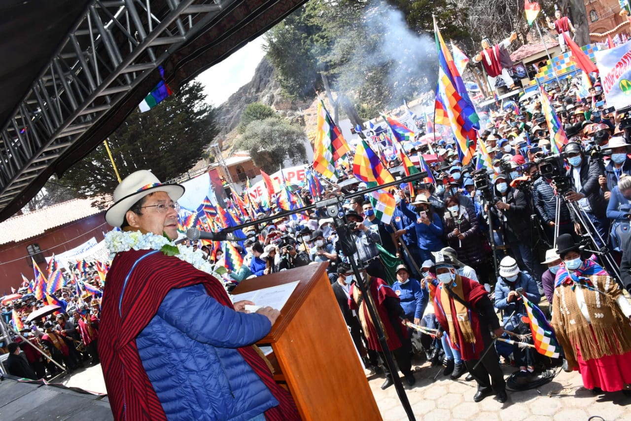 Presidente reivindica lucha de Tupac Katari y pide organización permanente para defender la democracia