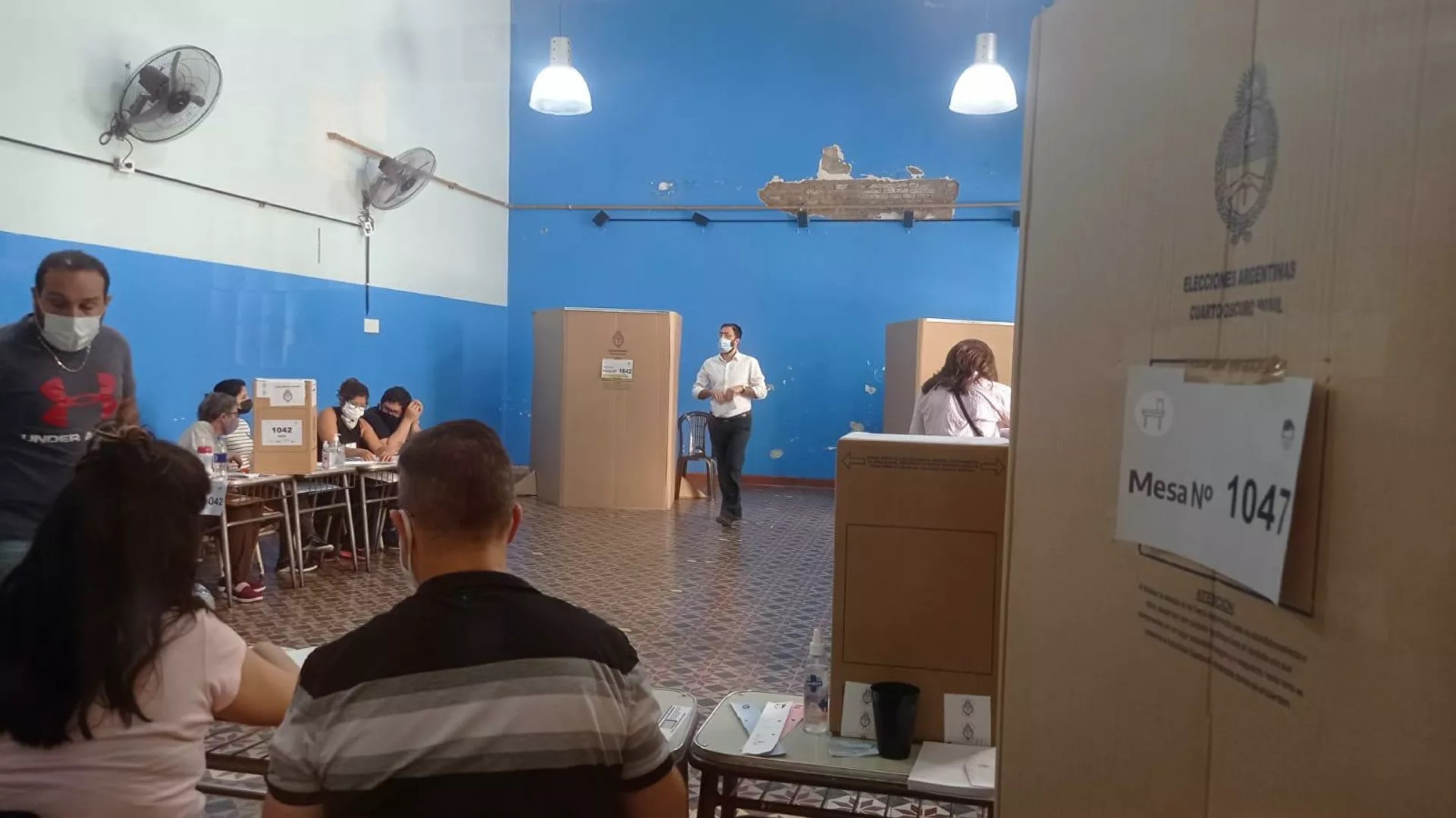 Cierran las urnas en las elecciones legislativas de Argentina