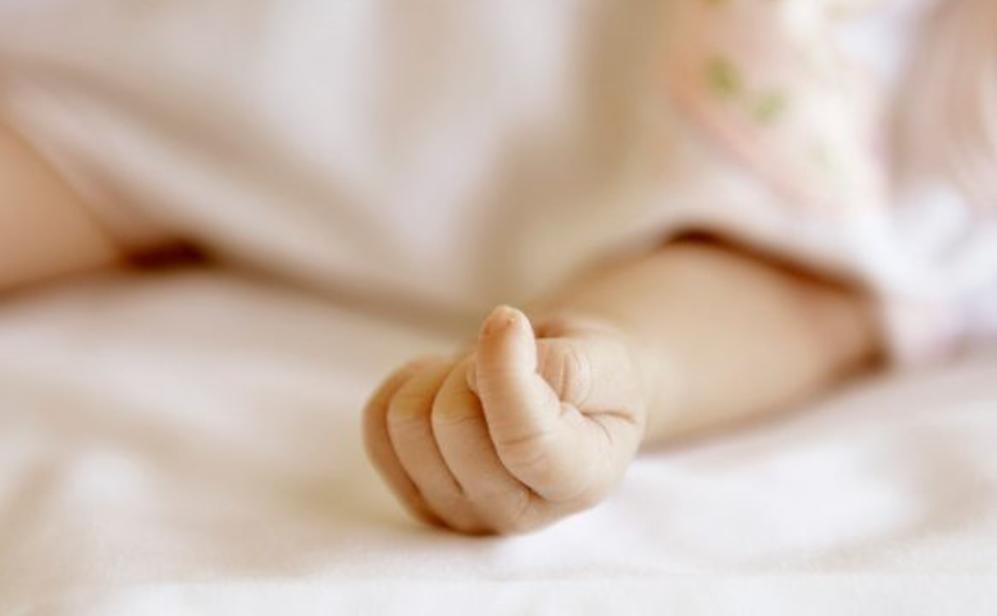 Fiscalía imputa a una madre por el presunto infanticidio de su hija de 1 año en Santa Cruz