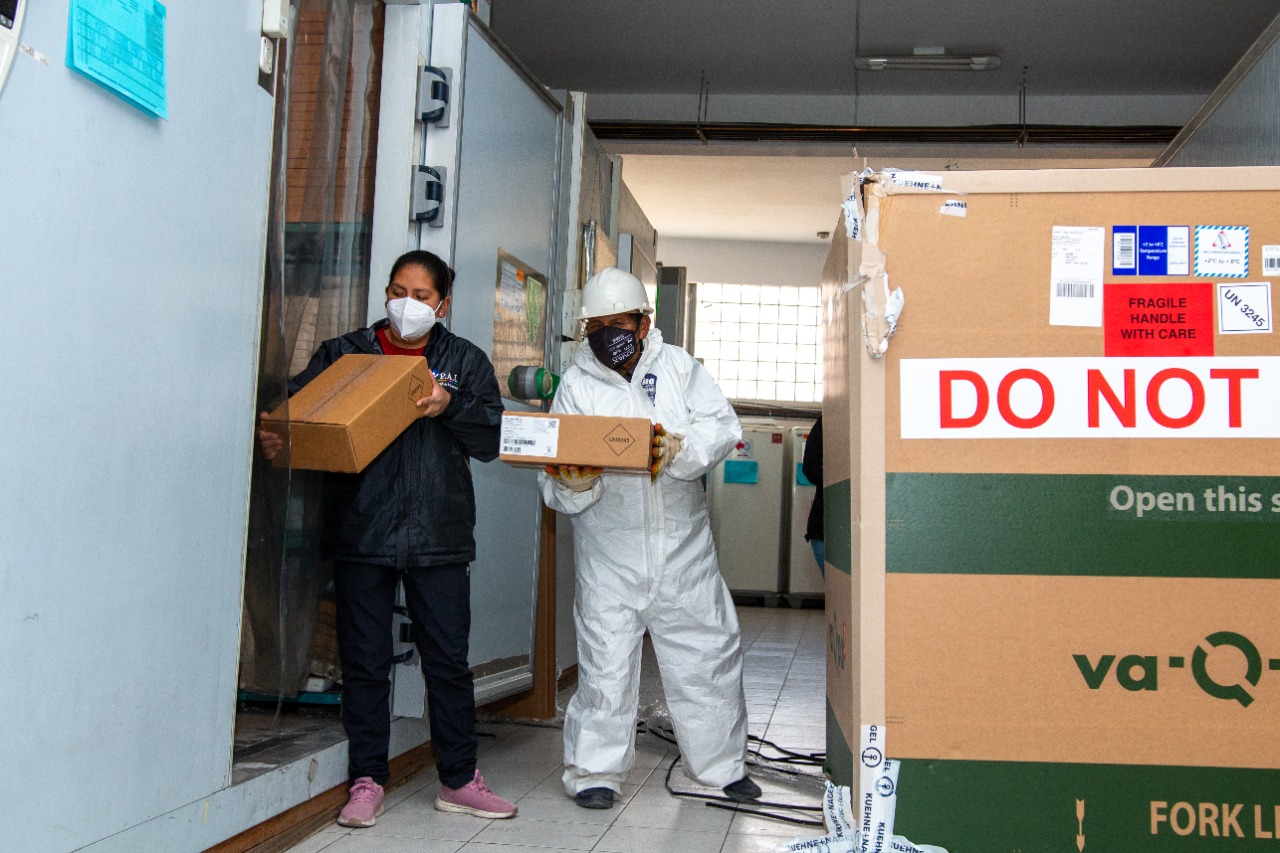 Bolivia recibe 999.180 dosis de vacunas Pfizer a través del Mecanismo COVAX