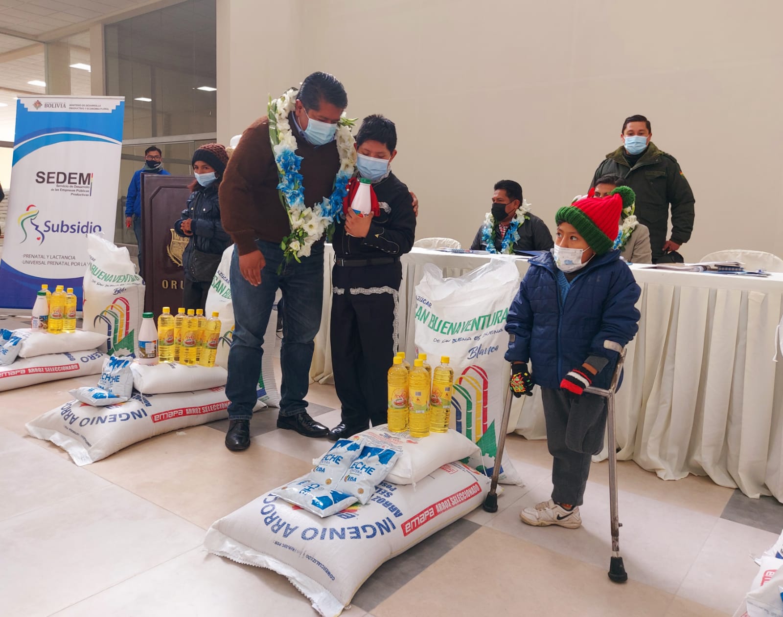 Gobierno nacional entrega paquete alimentario de Bs 500 a personas con discapacidad en Oruro