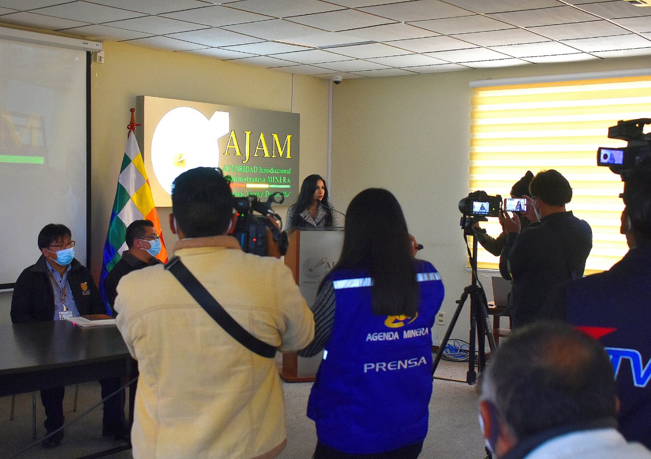 Ajam efectúa liberación de áreas libres para actores productivos minero