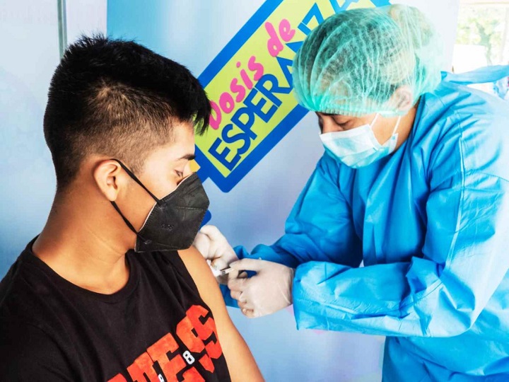 Ministra de la Presidencia exhorta a inmunizarse contra el COVID-19 porque las vacunas salvan vidas