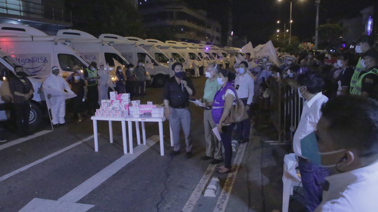 Gobierno destina más de 187 médicos y 33 ambulancias para contener avance del COVID-19 en Santa Cruz