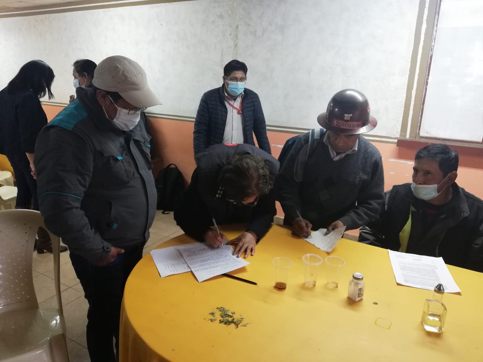 Defensoría del Pueblo posibilita acuerdo entre Alcaldía de La Paz y extrabajadores del relleno de Alpacoma