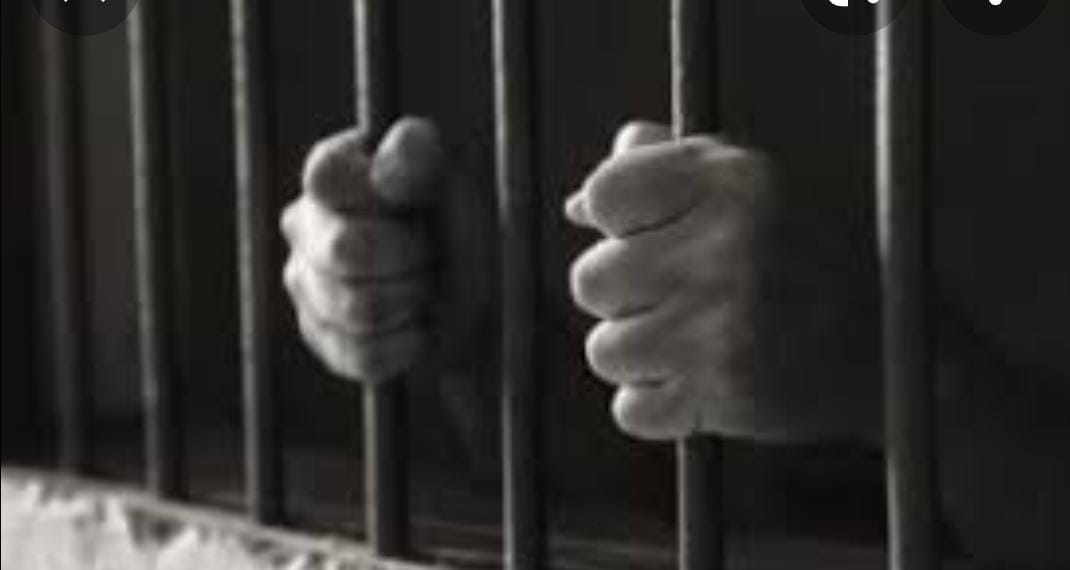 Justicia sentencia a 25 años de cárcel a hombre que violó a su hija en Santa Cruz