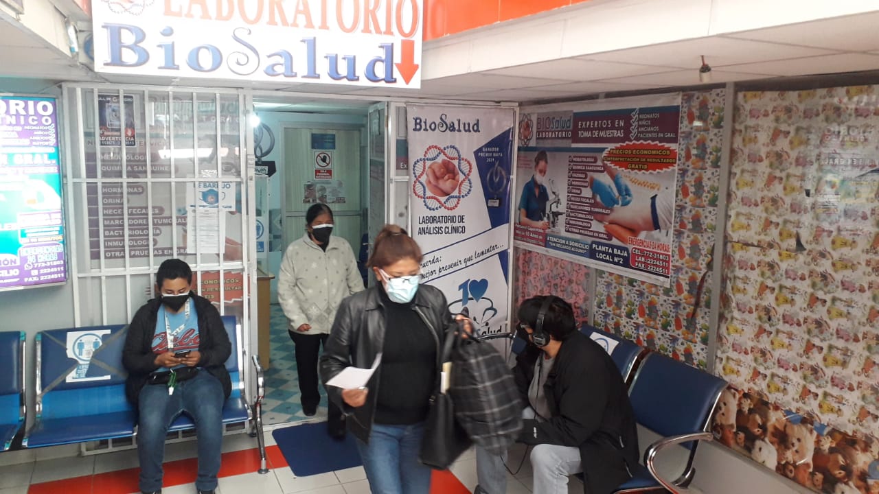 En La Paz y El Alto, 111 laboratorios están autorizados para hacer pruebas COVID-19