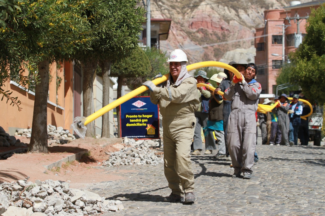 YPFB instalará gas domiciliario para 400 familias en los municipios de Oruro y Llallagua