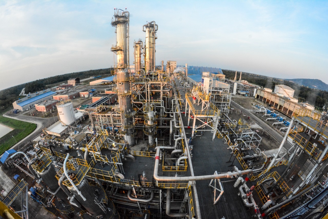 Plantas industrializadoras de YPFB satisfacen demanda interna de líquidos, gas y urea