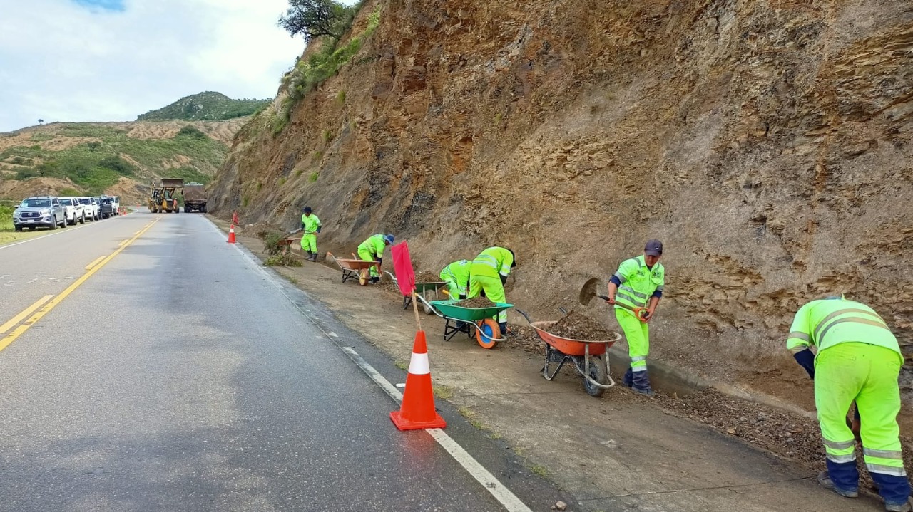ABC: 918 unidades de maquinaria pesada y 5.000 personas se movilizan en las carreteras en época de lluvias