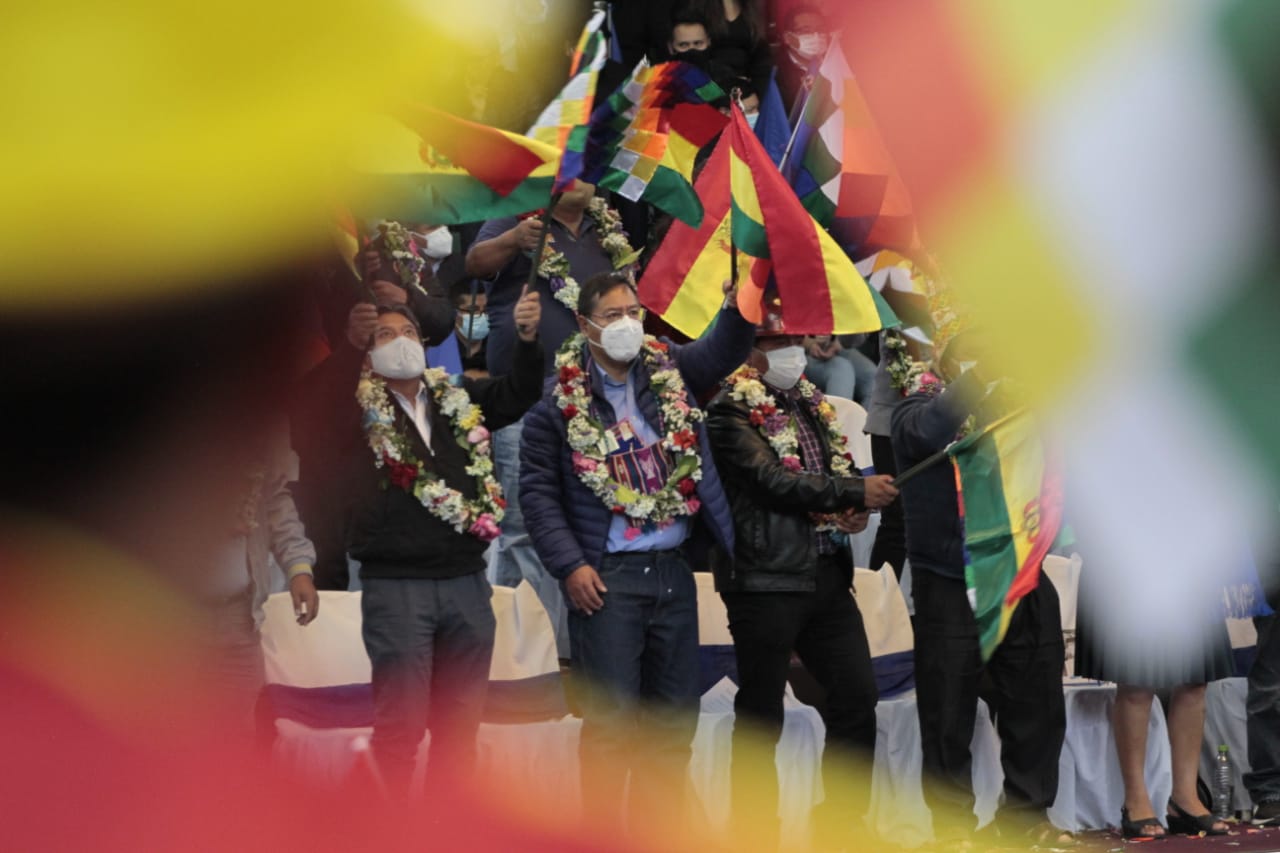 Presidente destaca que la totalidad de los departamentos plantea que Bolivia industrialice sus recursos naturales (adelanto)