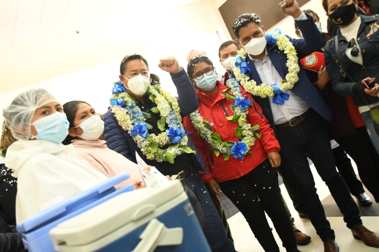 Gobierno nacional y Alcaldía de El Alto inauguran 14 puntos de vacunación masiva contra el COVID-19