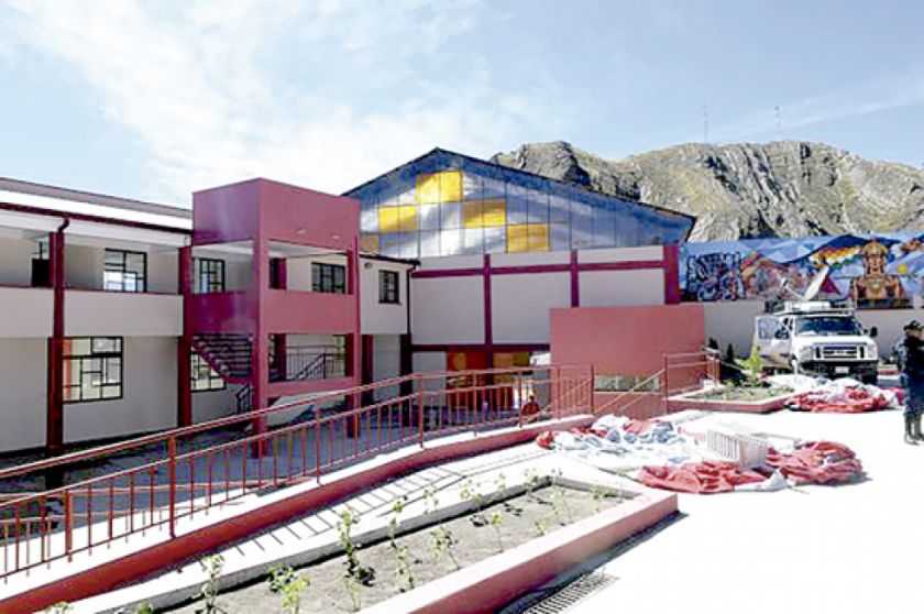 Gobierno concluirá 1.800 obras que quedaron pendientes por el Golpe de Estado