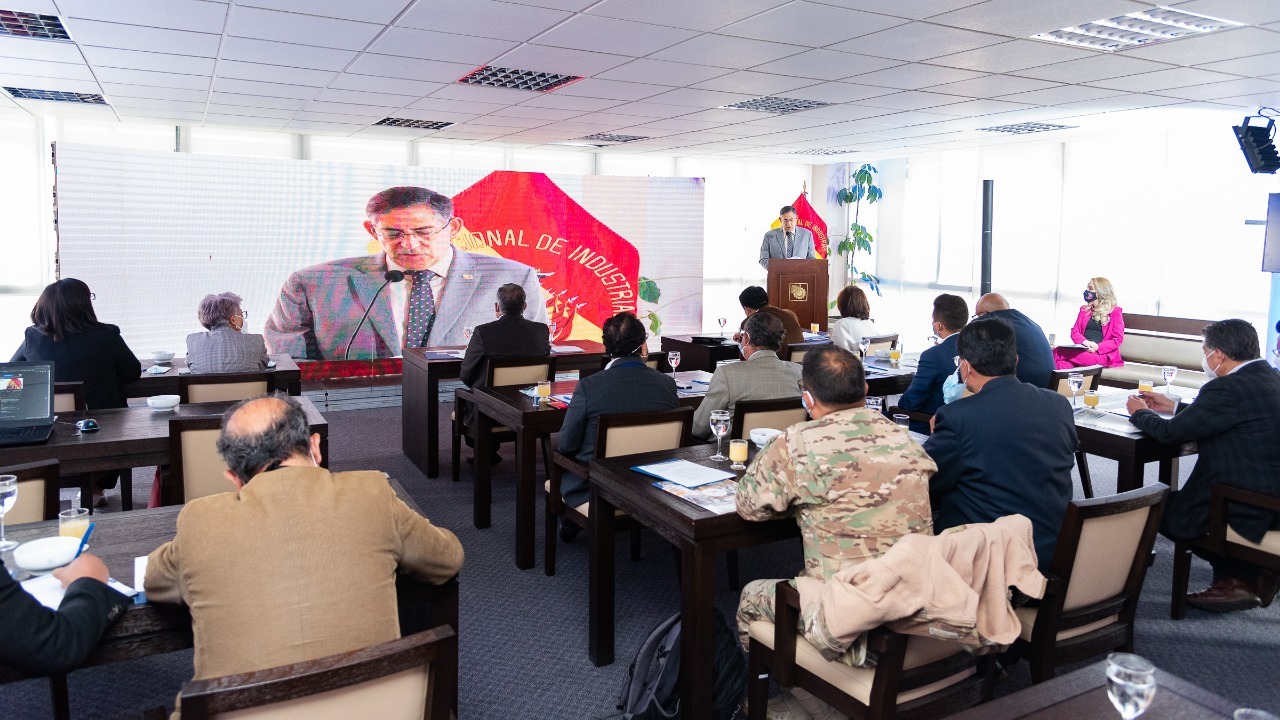 Foro industrial devela pérdidas económicas por el contrabando