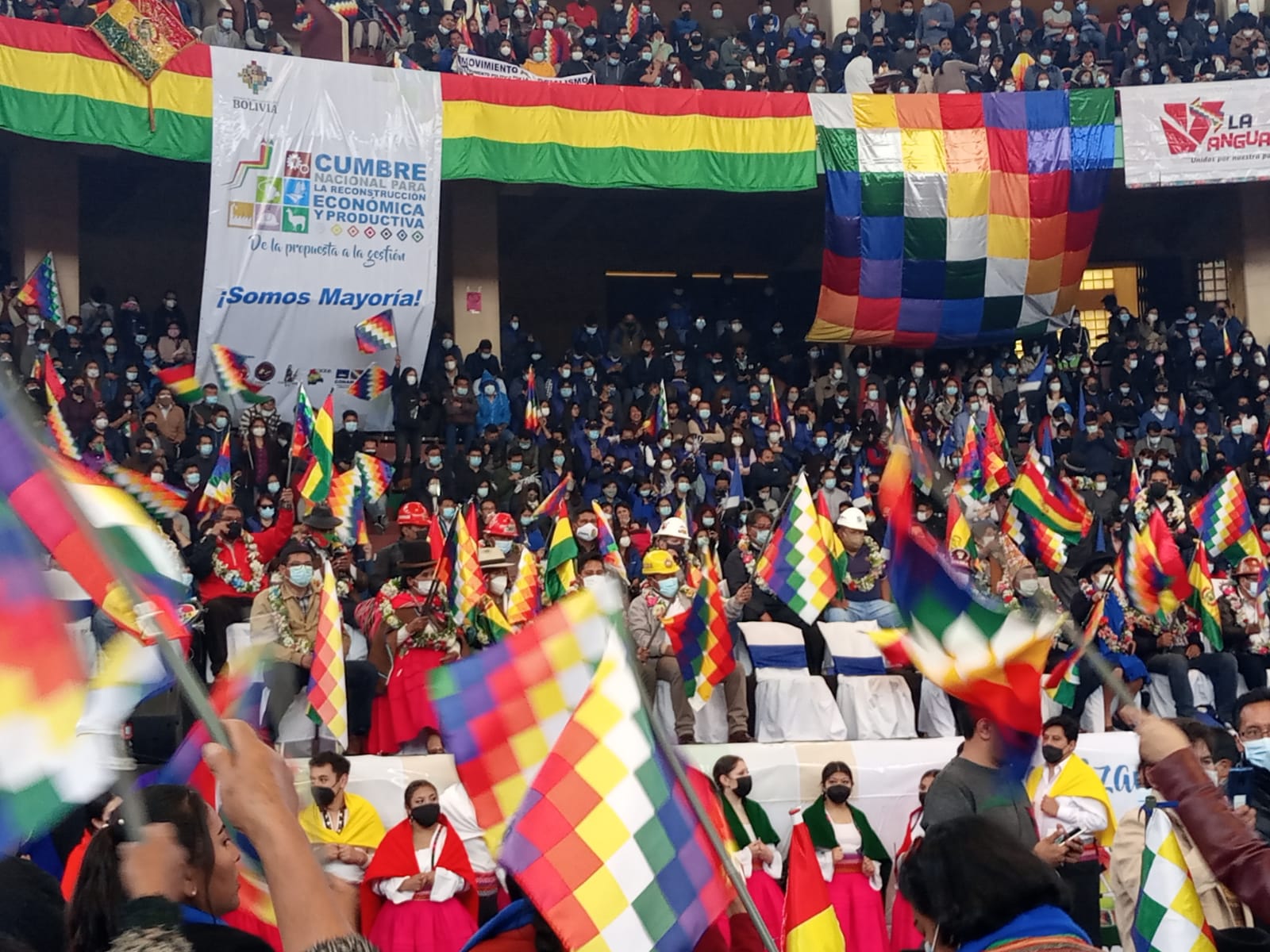 Arranca la Cumbre Nacional para la Reconstrucción Económica con la masiva participación de sectores sociales