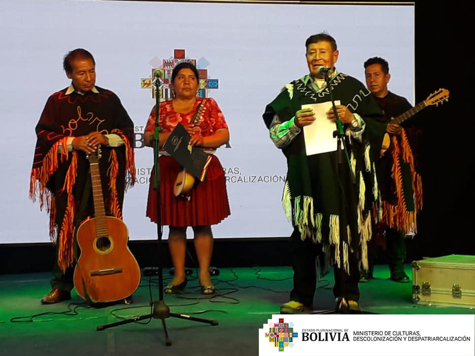 Ministerio de Culturas entrega el carnet de artista al cantautor minero Esteban Pacheco Rojas