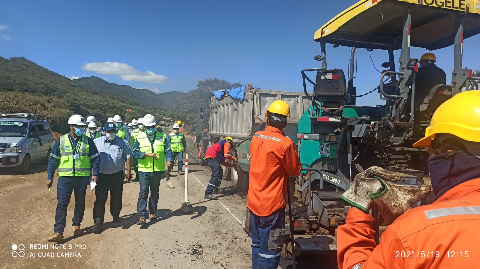 Avanzan trabajos de rehabilitación en las carreteras de los valles cruceños
