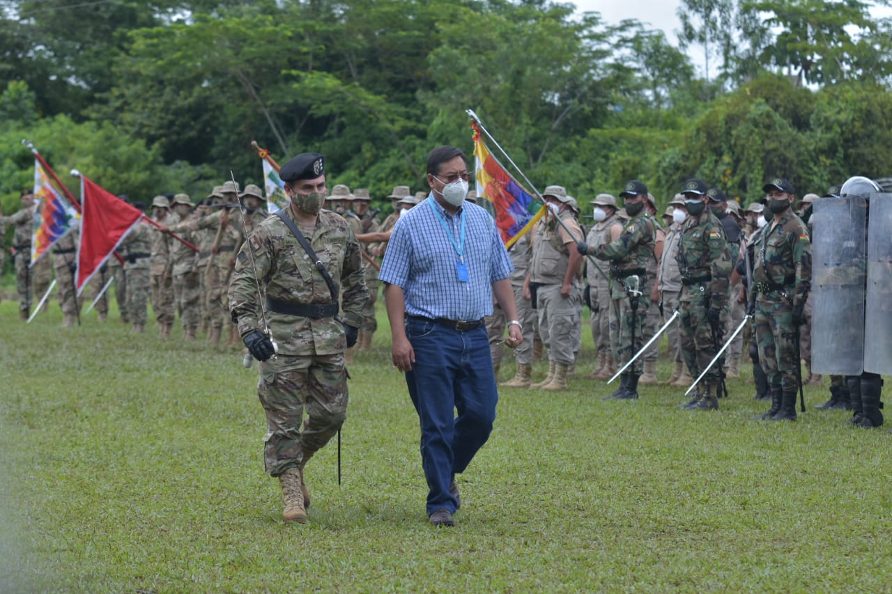 Presidente da inicio a la racionalización de coca excedente y fija meta de 9.000 hectáreas eliminadas para este año (Adelanto)