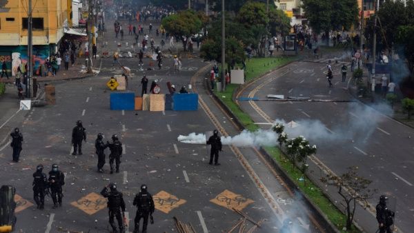 Represión policial de protestas sociales en Colombia deja 27 asesinados