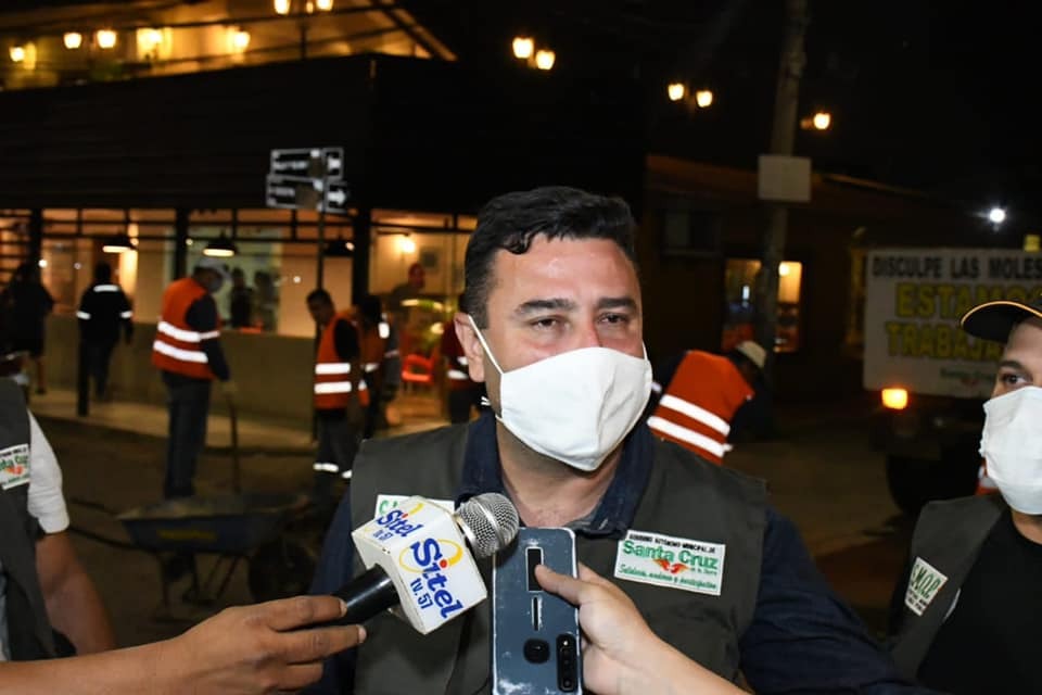 Acusado por corrupción del régimen de Áñez que ahora trabaja en la Alcaldía de Santa Cruz es protagonista en bloqueos