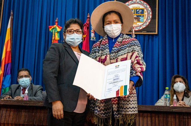 Concejalas mujeres representan el 54% de las autoridades electas en 33 municipios de Oruro